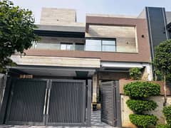 Paragon City | 10 Marla Owner-Built House | Well-Maintained & Prime Location Paragon City | 10 Marla Owner-Built House | Well-Maintained & Prime Location