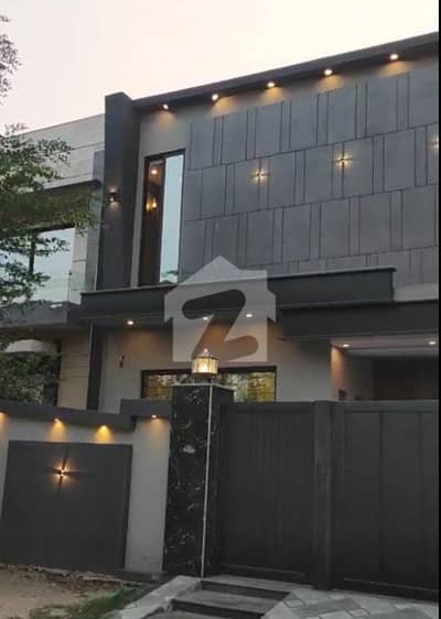 10 Marla Brand New Modern Design Bungalow For Sale In Paragon City | Contemporary Living