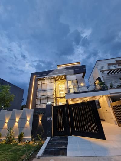 10 Marla Legacy House For Sale