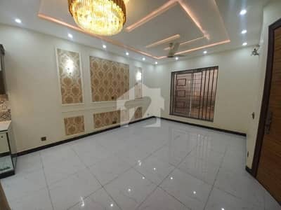 10 Marla Uper Portion For Rent in Formanites Housing Scheme