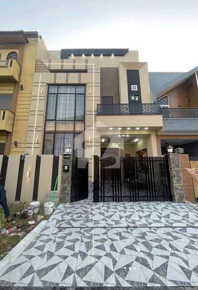 سٹی ہاؤسنگ سوسائٹی گوجرانوالہ میں 4 کمروں کا 5 مرلہ مکان 2.0 کروڑ میں برائے فروخت۔