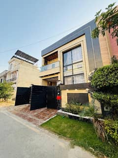 Spacious Prime Location 5 Marla House Available For sale In Park View City - Jade Extension Block Spacious Prime Location 5 Marla House Available For sale In Park View City - Jade Extension Block