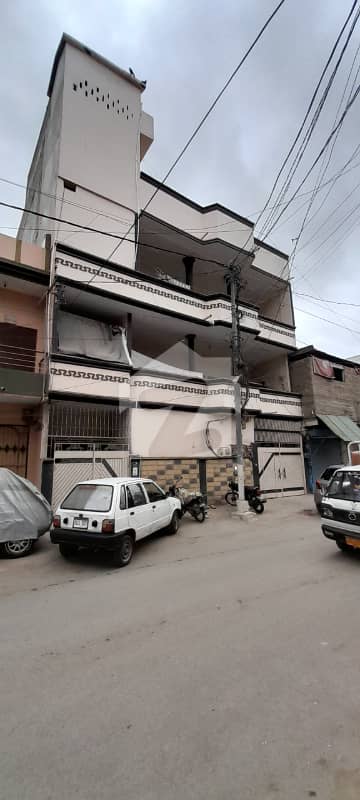 ایئرپورٹ روڈ کراچی میں 11 کمروں کا 9 مرلہ مکان 4.6 کروڑ میں برائے فروخت۔