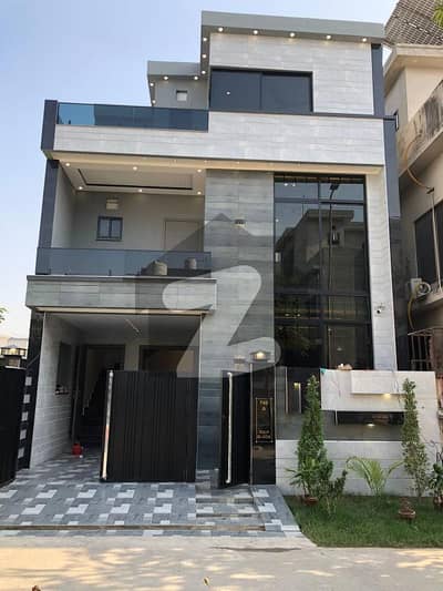 5 Marla Brand New Modern Design Lavish House For Sale In Tulip Block Park View City Lahore | For Discounted Price And Original Pictures Download The App "Signature Lands".
