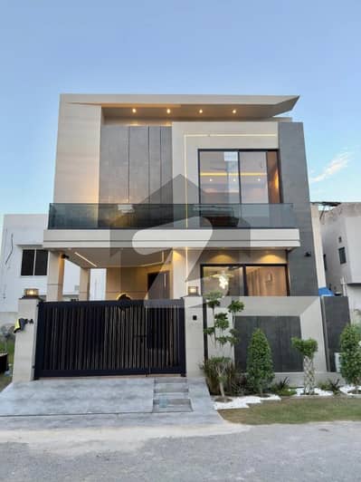 5 MARLA ULTRA MODREN HOUSE NEAR TO PARK DIRECT MAIN TO APPROACH IN DHA PHASE 5 MARLA ULTRA MODREN HOUSE NEAR TO PARK DIRECT MAIN TO APPROACH IN DHA PHASE