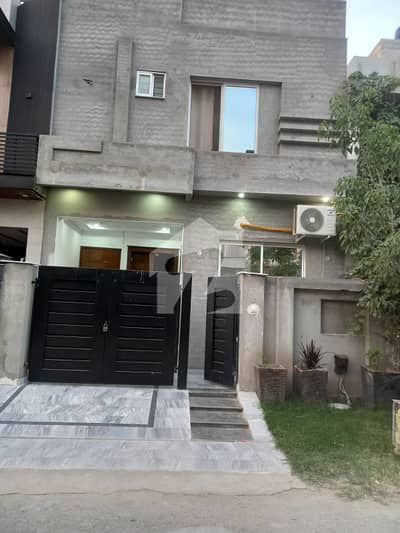 پیراگون سٹی لاہور میں 3 کمروں کا 4 مرلہ مکان 2.0 کروڑ میں برائے فروخت۔