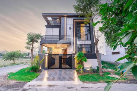 5 Marla Ultra Modern Design Non Corner House For Sale 5 Marla Ultra Modern Design Non Corner House For Sale