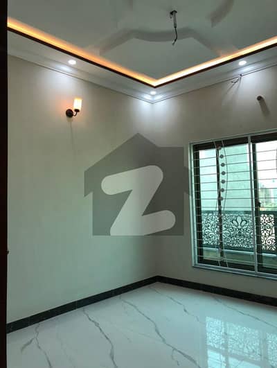 5 Marla Brand New Modern Design Lavish House For Sale In Park View City Lahore | For Discounted Price And Original Pictures Download The App "Signature Lands".