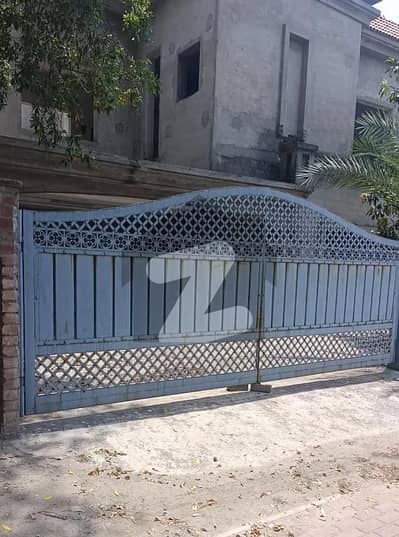 One Kanal Grey Structure at Bahria Top Location For Dale One Kanal Grey Structure at Bahria Top Location For Dale
