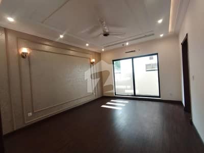 10 Marla Brand New Luxury House For Sale