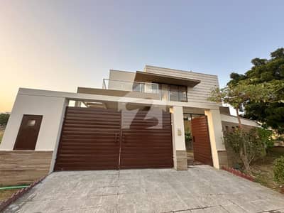 5 Bed Room Luxury Villa at Prime Location in Bahria Town Karachi, 2km from main gate, near commercial, gallery and IMTIAZ Mega Store 5 Bed Room Luxury Villa at Prime Location in Bahria Town Karachi, 2km from main gate, near commercial, gallery and IMTIAZ Mega Store