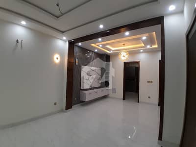 Prime Location Park View City House Sized 5 Marla For rent