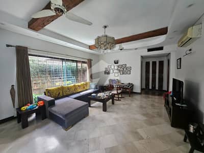One Kanal Used Modern Design Most Beautiful Bungalow 5-Bedroom, Lift & 10KV Solar Attached For Sale At Prime Location Of DHA Lahore Near To Park Masjid & Commercial Market