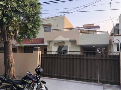 One Kanal Used Modern Design Bungalow For Sale At Prime Location Of DHA Lahore Near To Park & Commercial Market