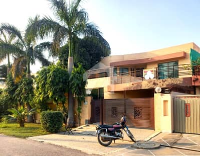 One Kanal Used Modern Design Bungalow For Sale At Prime Location Of DHA Lahore Near To Park & Commercial Market.