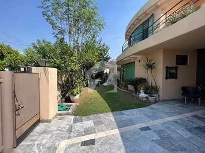 One Kanal Used Modern Design Bungalow For Sale At Prime Location Of DHA Lahore Near To Park & Commercial Market