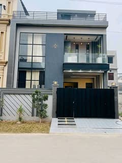 Prime Location House Sized 5 Marla Available In Park View City - Executive Block Prime Location House Sized 5 Marla Available In Park View City - Executive Block