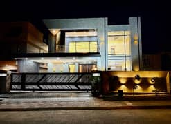 Brand New Spectacular modern A+ Designer Kanal Dream House