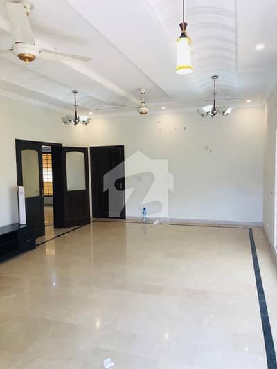 ای ۔ 11 اسلام آباد میں 3 کمروں کا 1 کنال بالائی پورشن 1.9 لاکھ میں کرایہ پر دستیاب ہے۔