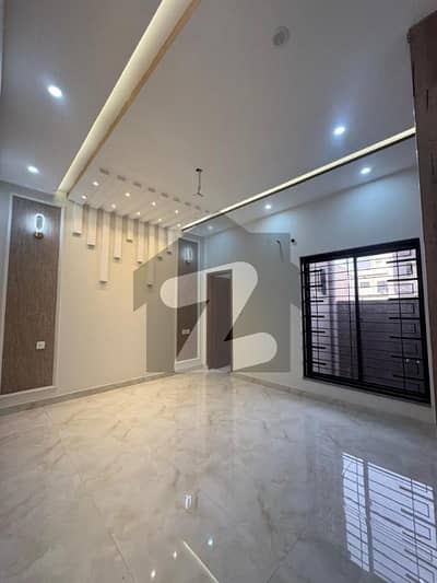 5 Marla Brand New Modern Design Lavish House For Sale In Park View City Lahore | For Discounted Price And Original Pictures Download The App "Signature Lands".
