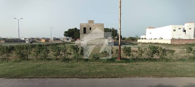 Top Location 1 Kanal Low Budget Plot Back Of Main Road Facing Two Kanal