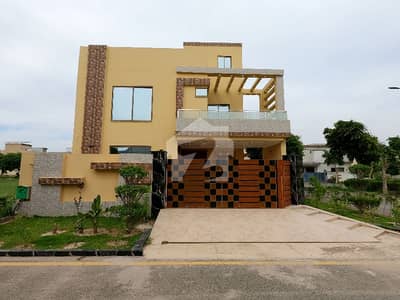 10 Marla House In Central New Lahore City - Block B For Sale