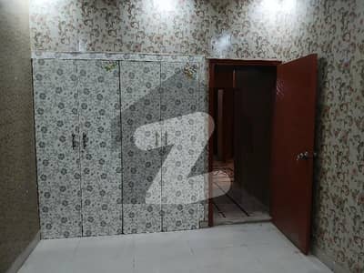 یونیورسٹی روڈ کراچی میں 2 کمروں کا 5 مرلہ مکان 2.15 کروڑ میں برائے فروخت۔