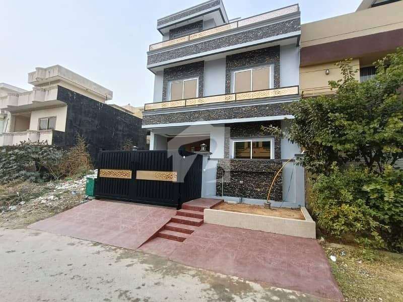 25x40 Brand New House For Sale In G13 25x40 Brand New House For Sale In G13