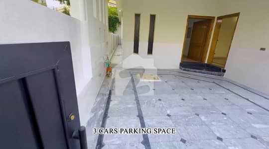 10 Marla Double Unit House For Sale. 10 Marla Double Unit House For Sale.