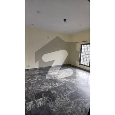5 Lower Portion Available For Rent Good Location
