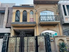 5 Marla Owner Built Well-Maintained Bungalow For Sale In Paragon City Lahore