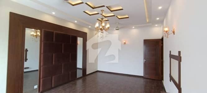 Elegant 1 Kanal House For Rent In DHA Phase 4 Prime Location