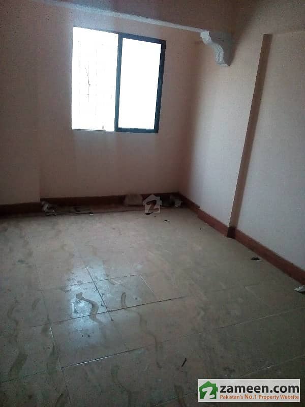 700 Sq Feet Flat Is Available For Sale