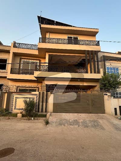 گلشن آباد راولپنڈی میں 6 کمروں کا 10 مرلہ مکان 3.15 کروڑ میں برائے فروخت۔