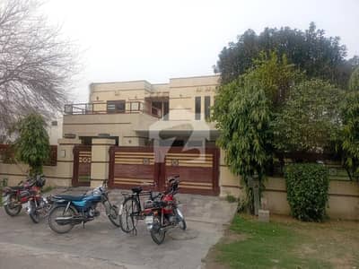 DHA PH 05 2 KANAL HOUSE ONE KANAL LAWN SOLAR IDEAL OPTION FOR RENT