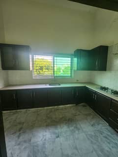 HBFC 1 KANAL UPPER PORTION WITH ONE KANAL LAWN FOR RENT AVAILABLE.
