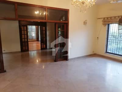 F-10 DOUBLE STOREY HOUSE WITH BASEMENT 6 BEDS WOODEN AND MARBLE FLOOR