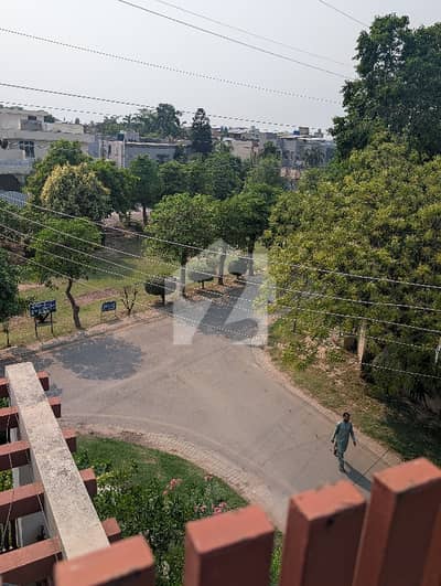 ٹیک سوسائٹی لاہور میں 3 کمروں کا 16 مرلہ زیریں پورشن 1.35 لاکھ میں کرایہ پر دستیاب ہے۔