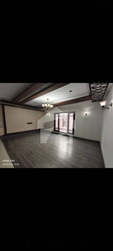 ڈی ایچ اے فیز 8 ڈی ایچ اے ڈیفینس,کراچی میں 6 کمروں کا 1 کنال مکان 17.25 کروڑ میں برائے فروخت۔