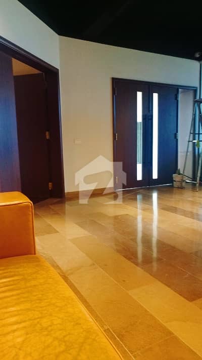 Mm Alam Road 1200 Sq Feet 1st Floor Shop Is Available For Rent.