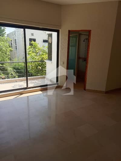 Gulberg 12 Marla Decent Town House Is Available For Sale.