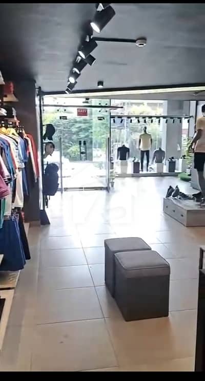 Link Mm Alam Road 2000 Sq Ft Shop For Brands & Displays Is Available On Rent.