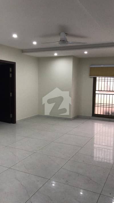 Gulberg Main Boulevard 1050 Sqft Office Space Is Available On Rent.