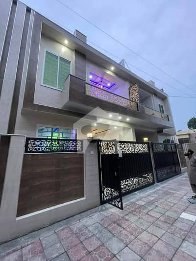حبیب اللہ کالونی ایبٹ آباد میں 5 کمروں کا 5 مرلہ مکان 2.7 کروڑ میں برائے فروخت۔