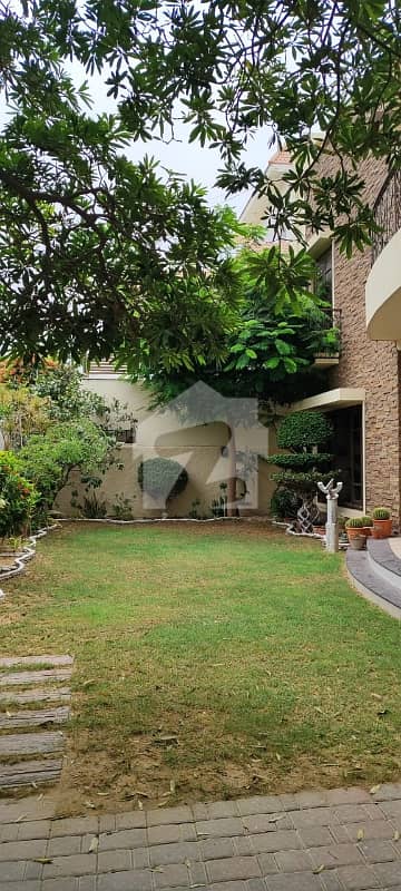 ARCHITECT-DESIGNED OWNER-BUILT BUNGALOW | 600 SQ. YARD | DHA PHASE 6