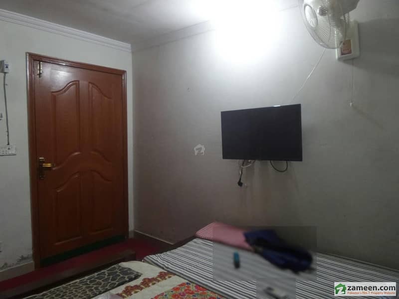 350 Sq feet Room For Rent