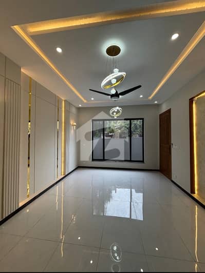 Top City-1 Islamabad Near International Beautiful 1 Kanal Full House Available For Rent