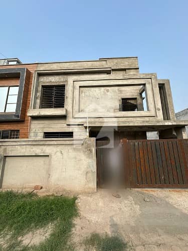 10 Marla Gray Structure House At Prime Location Park View City Lahore