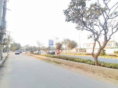 ڈی ایچ اے فیز 7 - بلاک زیڈ ڈی ایچ اے فیز 7,ڈیفنس (ڈی ایچ اے),لاہور میں 1 کنال رہائشی پلاٹ 4.85 کروڑ میں برائے فروخت۔ ڈی ایچ اے فیز 7 - بلاک زیڈ ڈی ایچ اے فیز 7,ڈیفنس (ڈی ایچ اے),لاہور میں 1 کنال رہائشی پلاٹ 4.85 کروڑ میں برائے فروخت۔