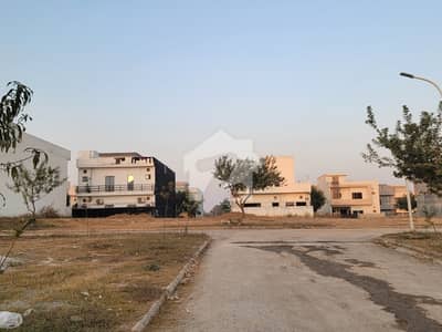 گلبرگ ریزیڈنشیا - بلاک آر گلبرگ ریزیڈنشیا,گلبرگ,اسلام آباد میں 7 مرلہ رہائشی پلاٹ 95.0 لاکھ میں برائے فروخت۔